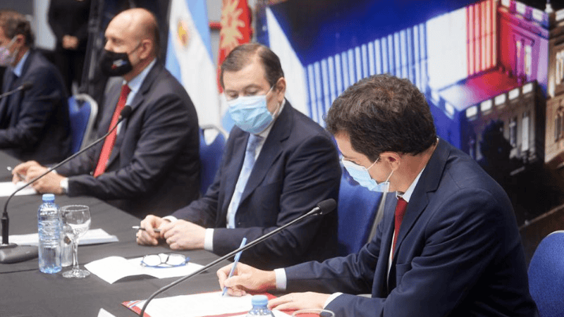 De Pedro y Perotti en el acto realizado en Santiago del Estero.