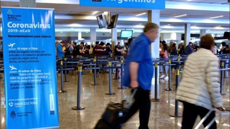 Comienzan los testeos a pasajeros provenientes de Brasil, México y Chile.