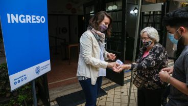 La ciudad trepa a 85.308 positivos acumulados desde el inicio de la pandemia.