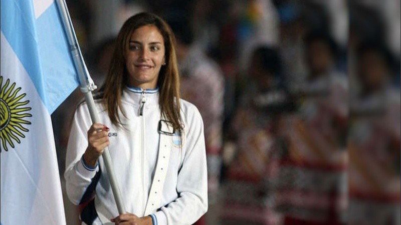 Luciana Aymar tienen el honor de haber sido una de los tres rosarinos que portaron la bandera nacional en la clásica ceremonia de Apertura de los Juegos.