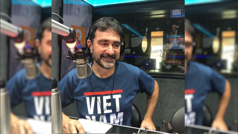 Puntual a las 6 este miércoles, Caferra abrió la mañana de Radio 2 con Radiópolis.