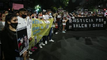 Un centenar de personas, entre familiares, amigos y vecinos se reunió en Ayacucho y Avenida del Rosario.
