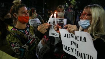 Un centenar de personas, entre familiares, amigos y vecinos se reunió en Ayacucho y Avenida del Rosario.