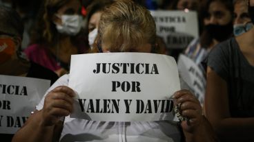 Un centenar de personas, entre familiares, amigos y vecinos se reunió en Ayacucho y Avenida del Rosario.