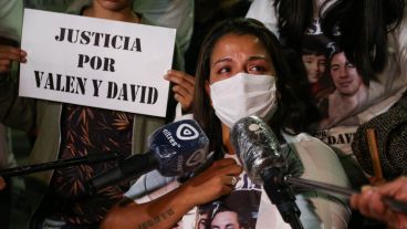 Un centenar de personas, entre familiares, amigos y vecinos se reunió en Ayacucho y Avenida del Rosario.