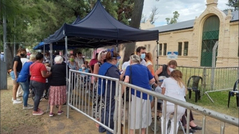 Los trabajadores de Cultura se vacunaron la semana pasada en la ex Rural.