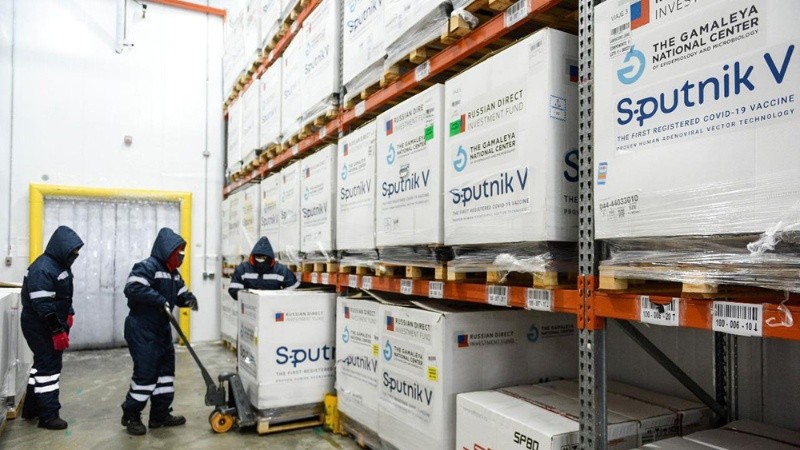 Las vacunas que llegaron el martes desde Rusia ya se distribuyen a todo el país. 