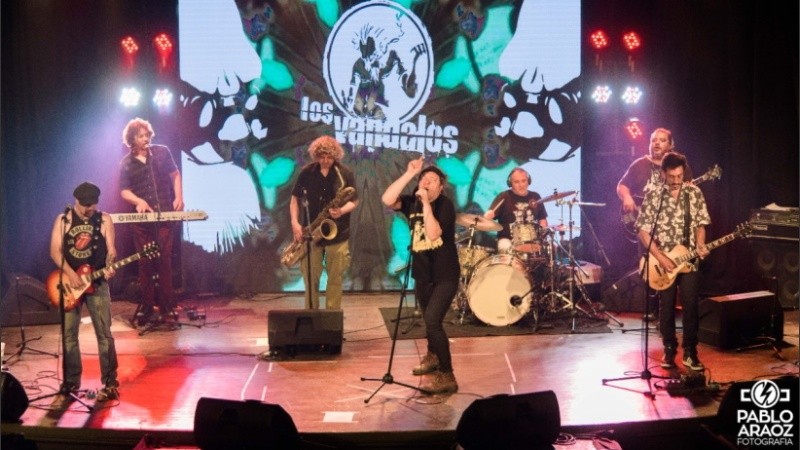 Los Vándalos en acción, con Popono a la cabeza