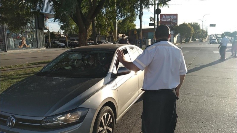 En los distintos puntos se tomó la temperatura y se corroboró la documentación.