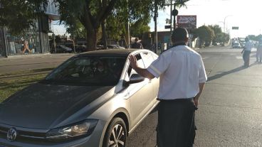 En los distintos puntos se tomó la temperatura y se corroboró la documentación.