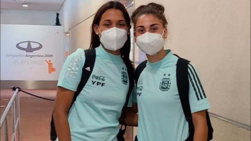 Tres futbolistas provenientes de las selecciones juveniles, Giuliana González, Magalí Natta y Martina Del Trecco, tendrán su primera experiencia con la selección mayor. 