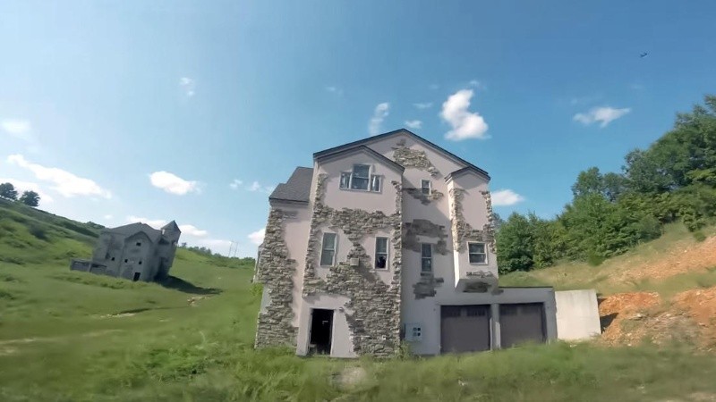 La crisis económica de 2008 provocó que la construcción se interrumpiera.