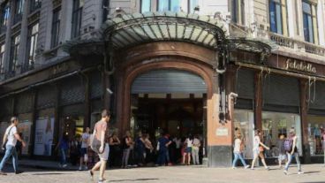 La tienda de capitales chilenos cierra sus puertas en 60 días.