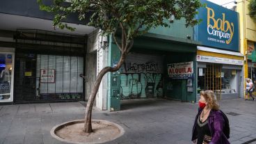 Muchos negocios bajaron las persianas en medio de la pandemia.