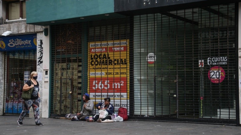 Locales vacíos en medio de la crisis en Argentina. 
