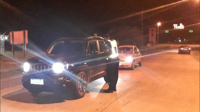 32 puntos fijos y 20 móviles  en la ciudad de Rosario para controlar la circulación nocturna. 