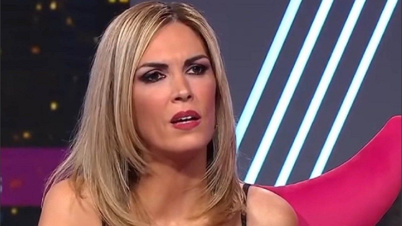 La empresa América TV, para la cual trabaja Canosa, recibió un comunicado en el cual se le solicitó 