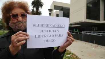 La marcha de este domingo a la mañana frente al Centro de Justicia Penal.