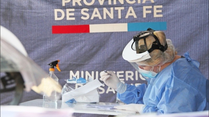 Los hisopados se realizarán en conjunto con el ministerio de Desarrollo Social y la colaboración de voluntarios, estudiantes de las carreras de Bioquímica, Enfermería y Medicina.