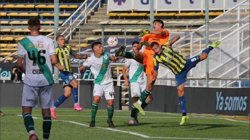 El equipo de Kily y un duro encuentro ante los pibes del Taladro.