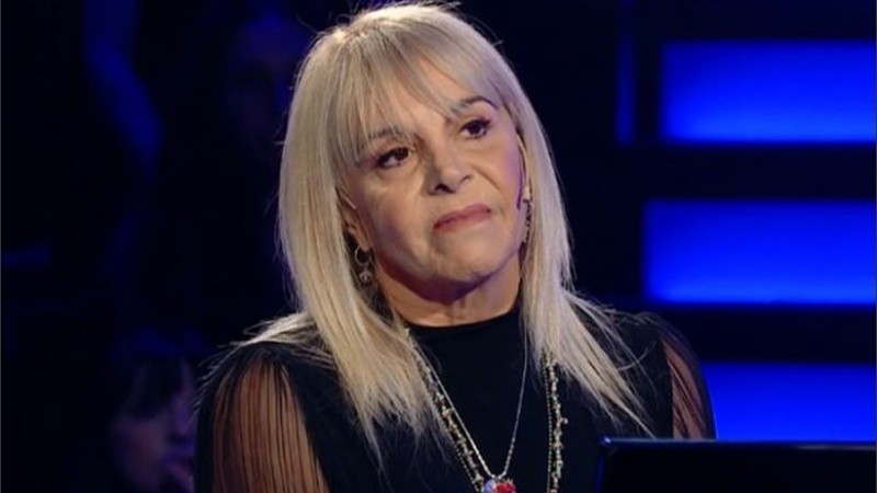 La madre de Dalma y Gianinna Maradona está aislada después de haber dado positivo.