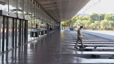 Como este martes, hoy de nuevo, la terminal bloqueada.