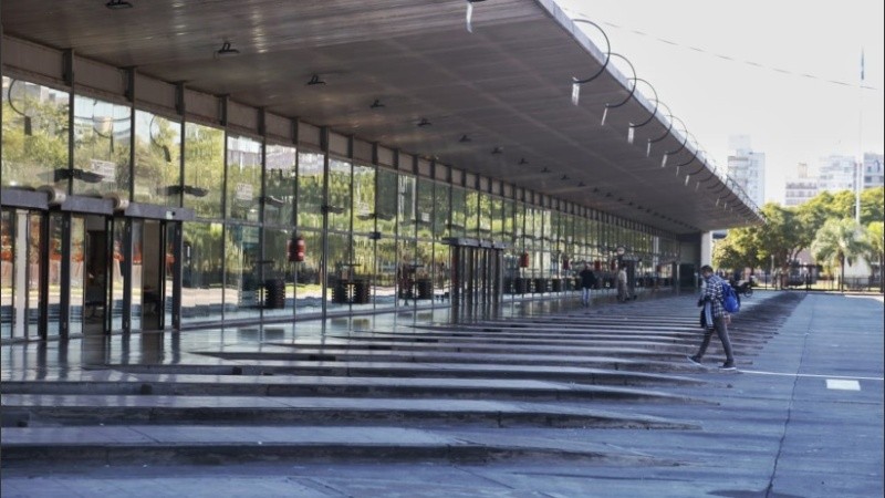 Como este martes, hoy de nuevo, la terminal bloqueada.