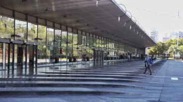 Como este martes, hoy de nuevo, la terminal bloqueada.