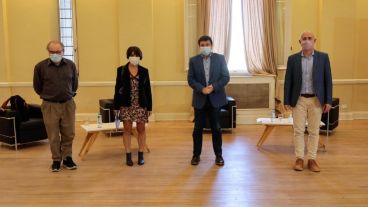 Arroyo encabezó un encuentro sobre los efectos de la Tarjeta Alimentar junto a investigadores que analizaron sus avances y resultados.