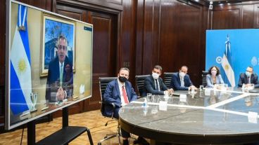 El presidente monitorea la agenda desde su aislamiento por positivo de coronavirus.