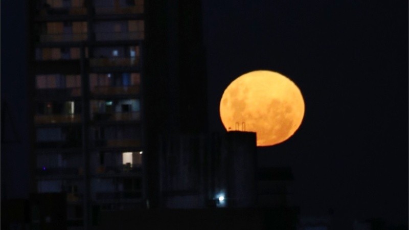 El satélite brillará en torno a un 15 % más de lo habitual.