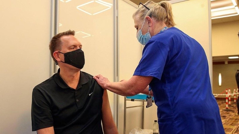 La capacidad de mezclar y combinar vacunas podría agilizar la inoculación.