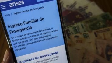 "Se podría comprar alimento con una billetera electrónica a través de la aplicación “Cuidar”, o se pueden bajar la billetera del Banco Nación y pagar en los comercios habilitados", señala el Gobierno.