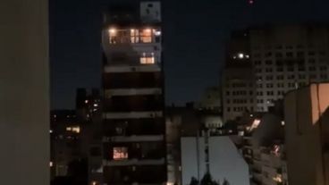 Algunas protestas por las nuevas medidas en Amba.