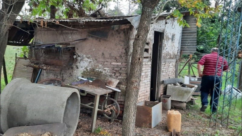 La precaria vivienda que destinaban para el peón rural explotado. 