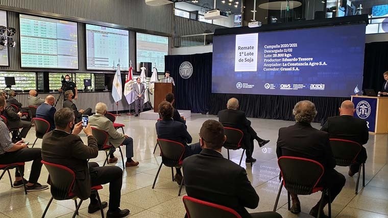 Remate del primer lote de soja de la campaña 2020/2021