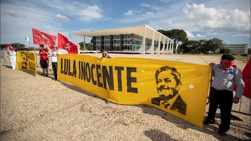 Simpatizantes de Lula se manifiestan esta semana ante la Corte Suprema.