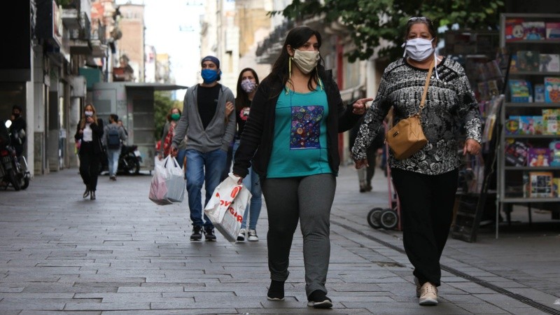 Los contagios se dispararon en la última semana en Rosario.