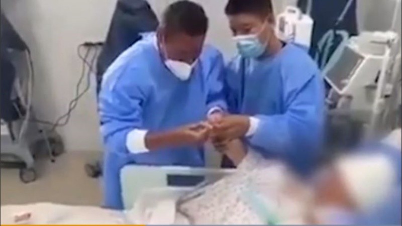 La pareja finalmente logró casarse.