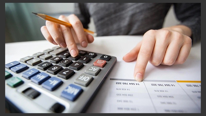 La reforma de Ganancias que se aprobó este año libra de pagar el impuesto a aquellos trabajadores que reciban un sueldo bruto inferior a $ 150.000, que equivale a uno neto de $ 124.500.