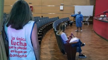 Representantes de Coad en una de las actividades presenciales en facultades de principios de año.