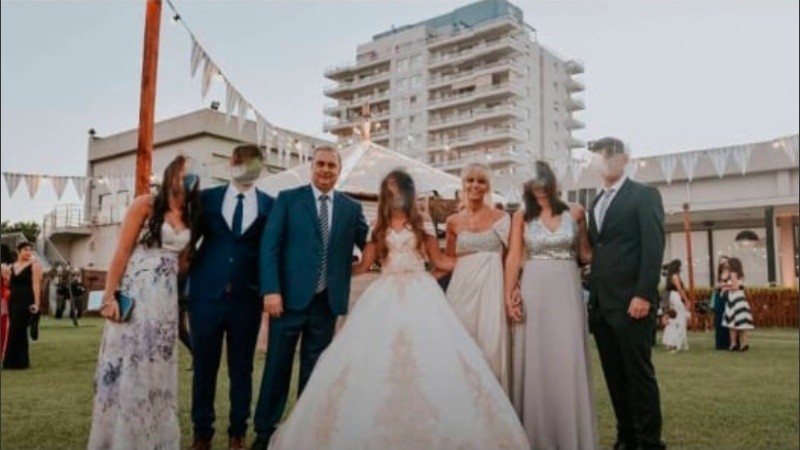 El funcionario puso a disposición el permiso que le otorgó el municipio para realizar el evento.