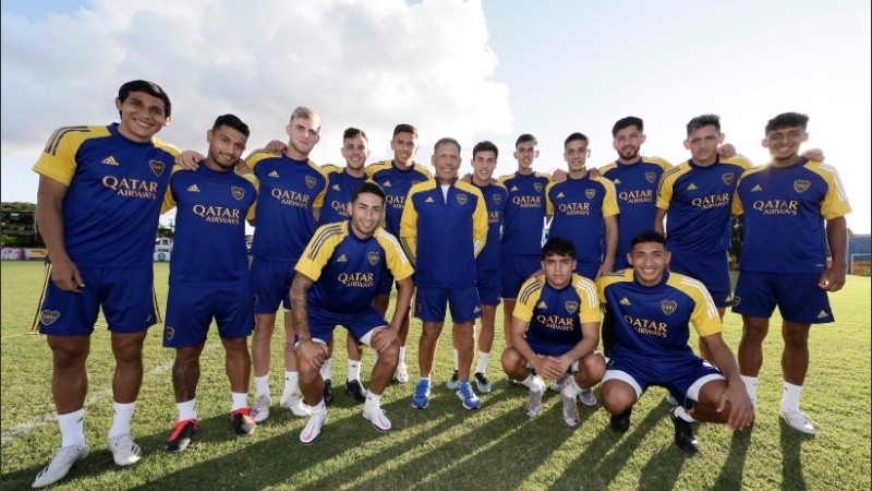 Boca debuta con varios juveniles. El DT, Miguel Russo.