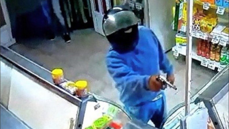 Los delincuentes reaccionaron al ataque de la víctima disparándole.