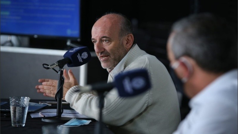 Caruana encendió un alerta sobre aumento de casos y ocupación de camas. 