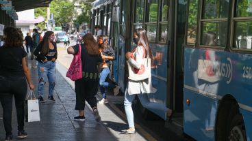 De marzo 2021 a octubre 2020 hubo un salto en la cantidad de usuarios del transporte.