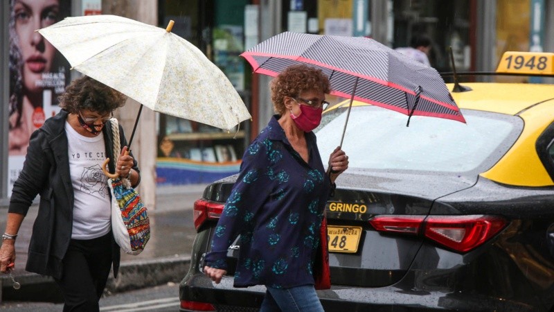 Hubo tormentas aisladas al mediodía y más intensas desde el atardecer.