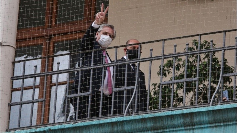 Alberto Fernández junto a Perotti durante la actividad de Capitales Alternas en Rosario
