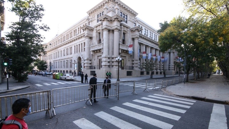 Postales de la visita a Rosario del presidente Alberto Fernández y sus ministros este viernes al mediodía.