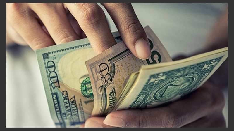 El dólar oficial del Banco Nación cotiza a $98.